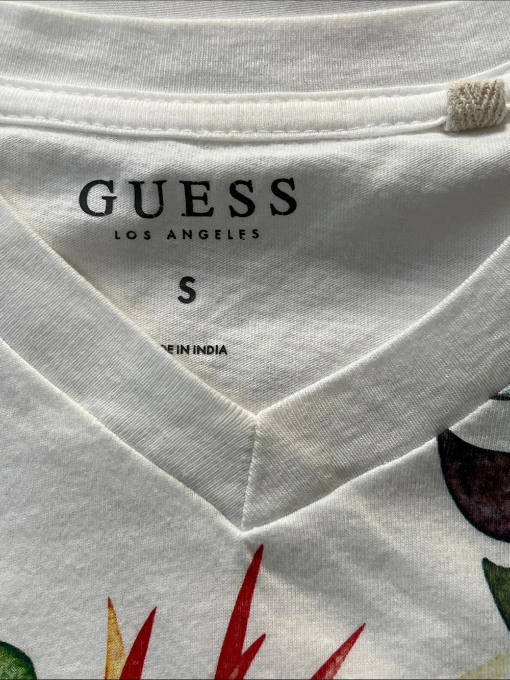 Guess Los Angeles Dwayne Nu Logo Floral Tropic V-Neck T-Shirt - Picture 3 of 3